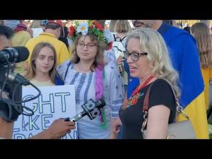 Украинцы в США  собираются на митинги  в поддержку Украины.  Санкт-Петербург,  Флорида